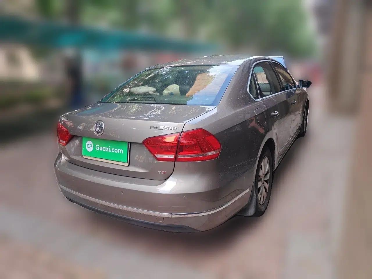 Volkswagen Passat 2011 1.8 TSI DSG Prestige Edition — миниатюра 6
