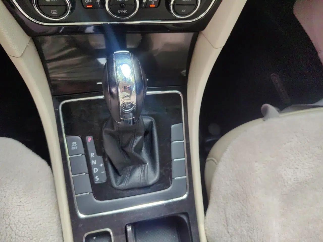 Volkswagen Passat 2011 1.8TSI Automatic Prestige Edition — миниатюра 14