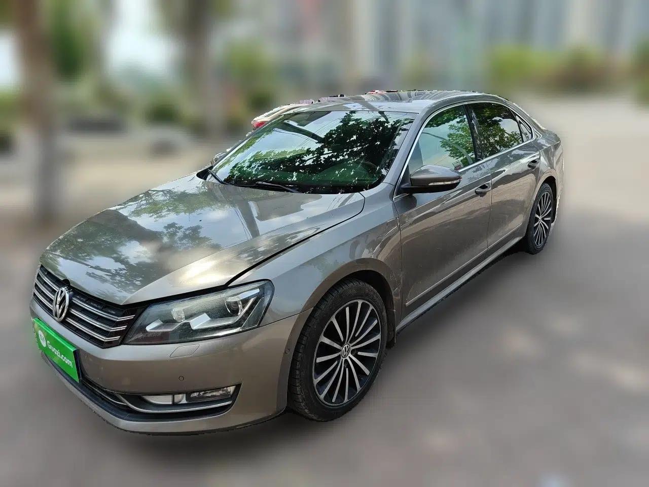 Volkswagen Passat 2013 1.8TSI DSG Ultimate Edition — миниатюра 1
