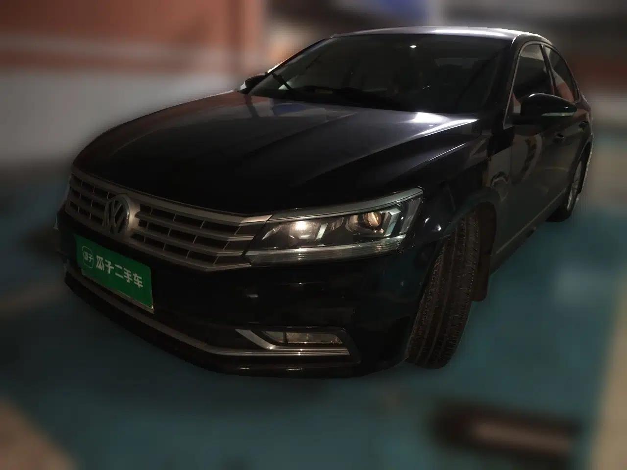 Volkswagen Passat 2016 330TSI DSG Luxury Edition — миниатюра 1