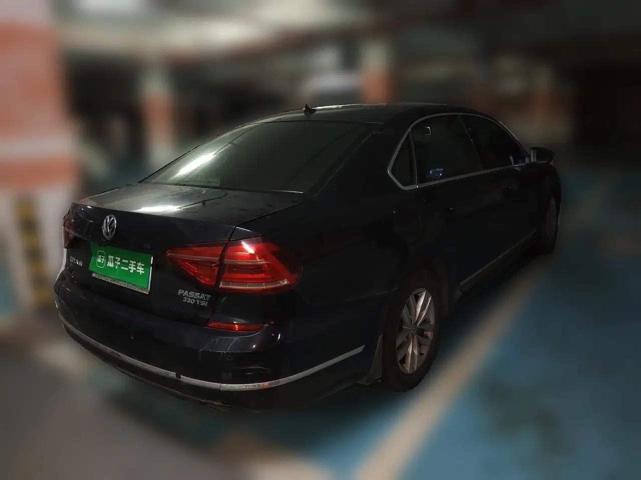 Volkswagen Passat 2016 330TSI DSG Luxury Edition — миниатюра 6