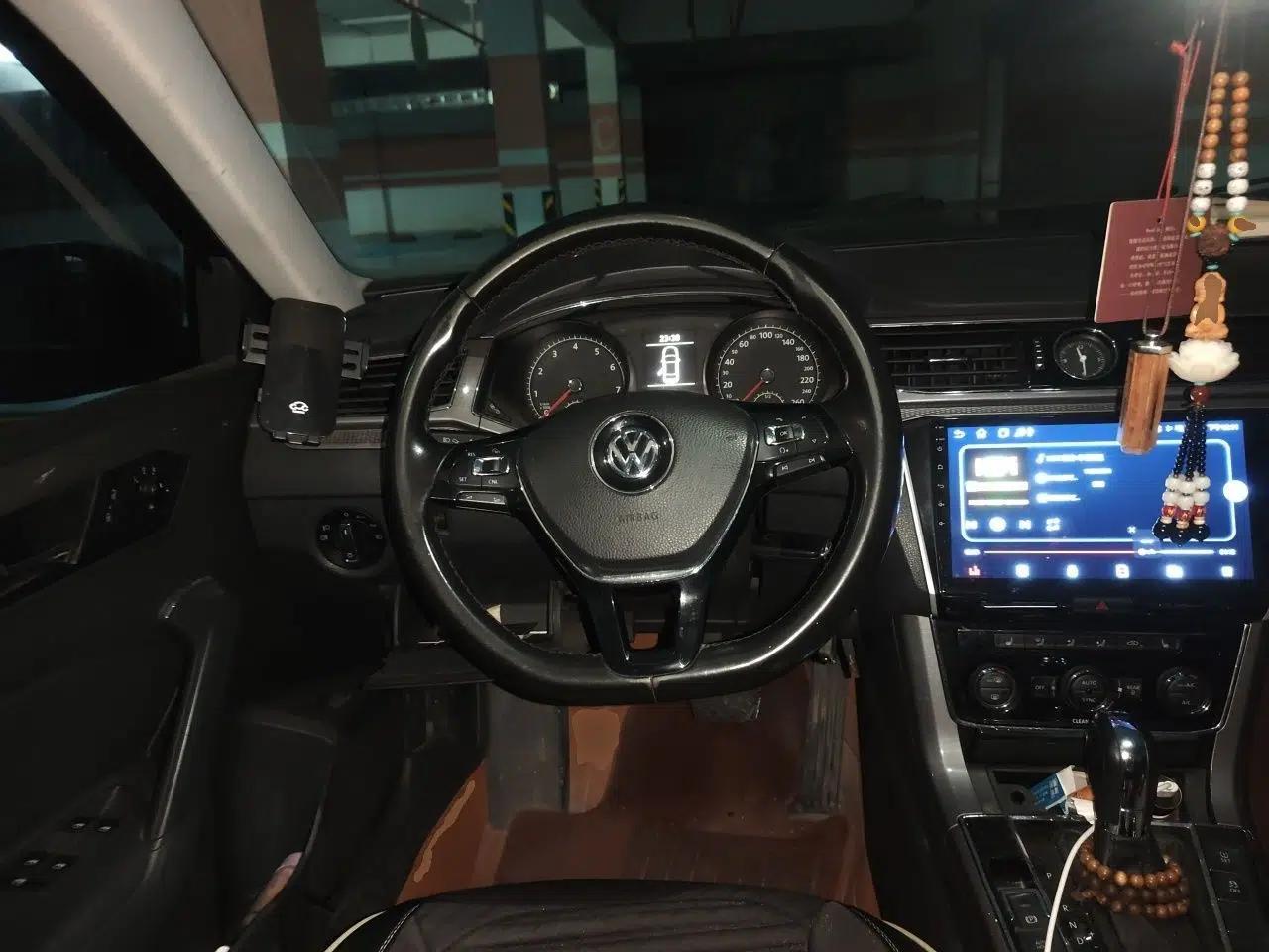 Volkswagen Passat 2016 330TSI DSG Luxury Edition — миниатюра 10