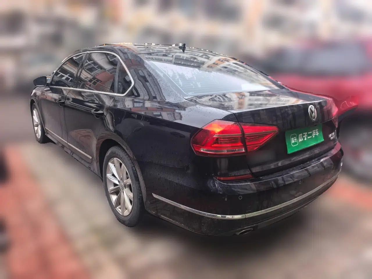 Volkswagen Passat 2017 330TSI DSG Luxury Edition — миниатюра 4