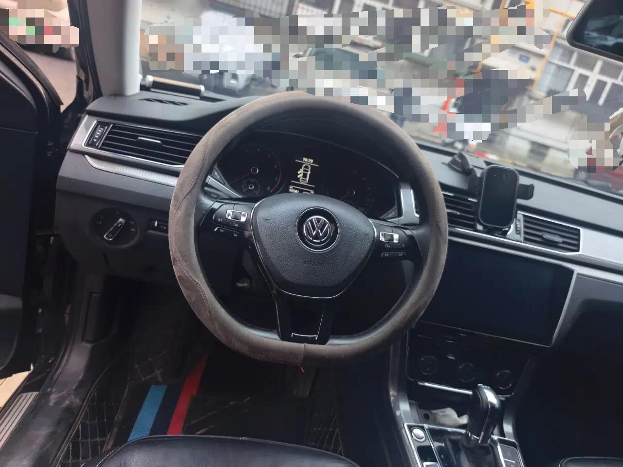 Volkswagen Passat 2017 330TSI DSG Luxury Edition — миниатюра 10
