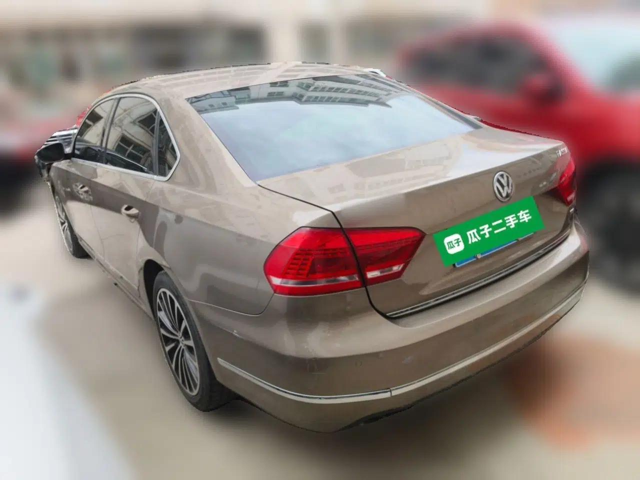 Volkswagen Passat 2014 1.8TSI DSG Prestige Navigation Edition — миниатюра 4