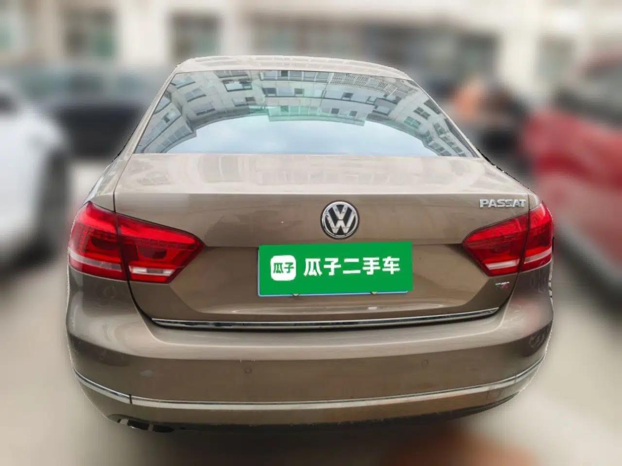 Volkswagen Passat 2014 1.8TSI DSG Prestige Navigation Edition — миниатюра 5
