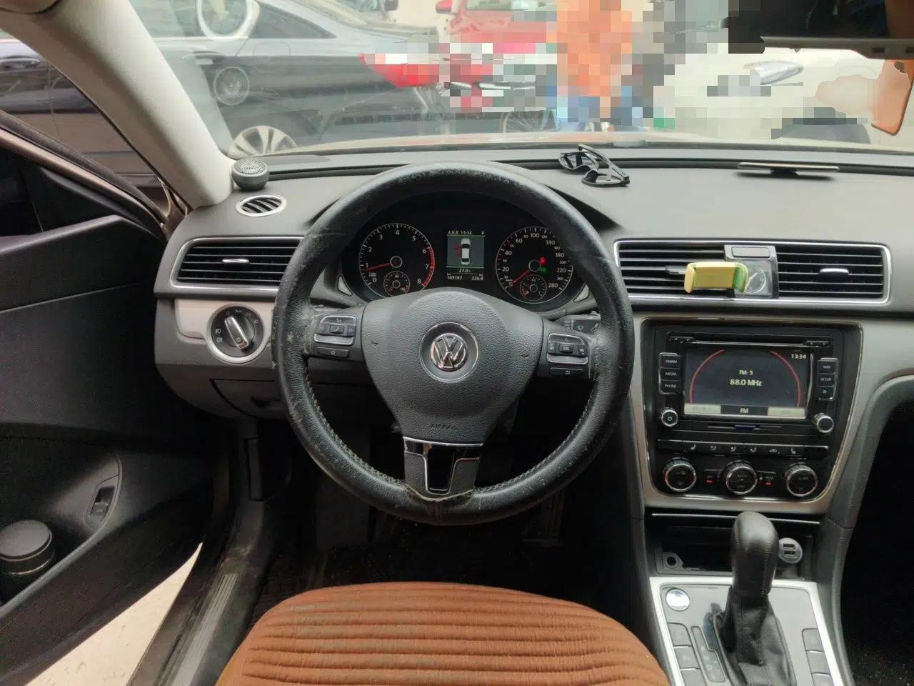 Volkswagen Passat 2014 1.8TSI DSG Prestige Navigation Edition — миниатюра 9