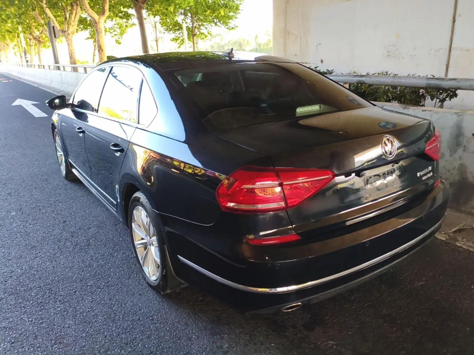 Volkswagen Passat 2017 330TSI DSG Luxury Edition — миниатюра 4