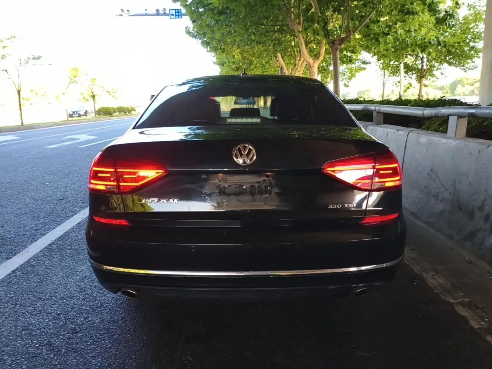 Volkswagen Passat 2017 330TSI DSG Luxury Edition — миниатюра 5