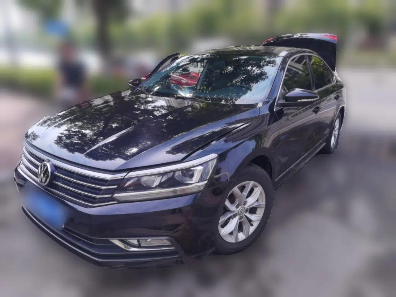 Volkswagen Passat 2016 330TSI DSG Luxury Edition — миниатюра 1