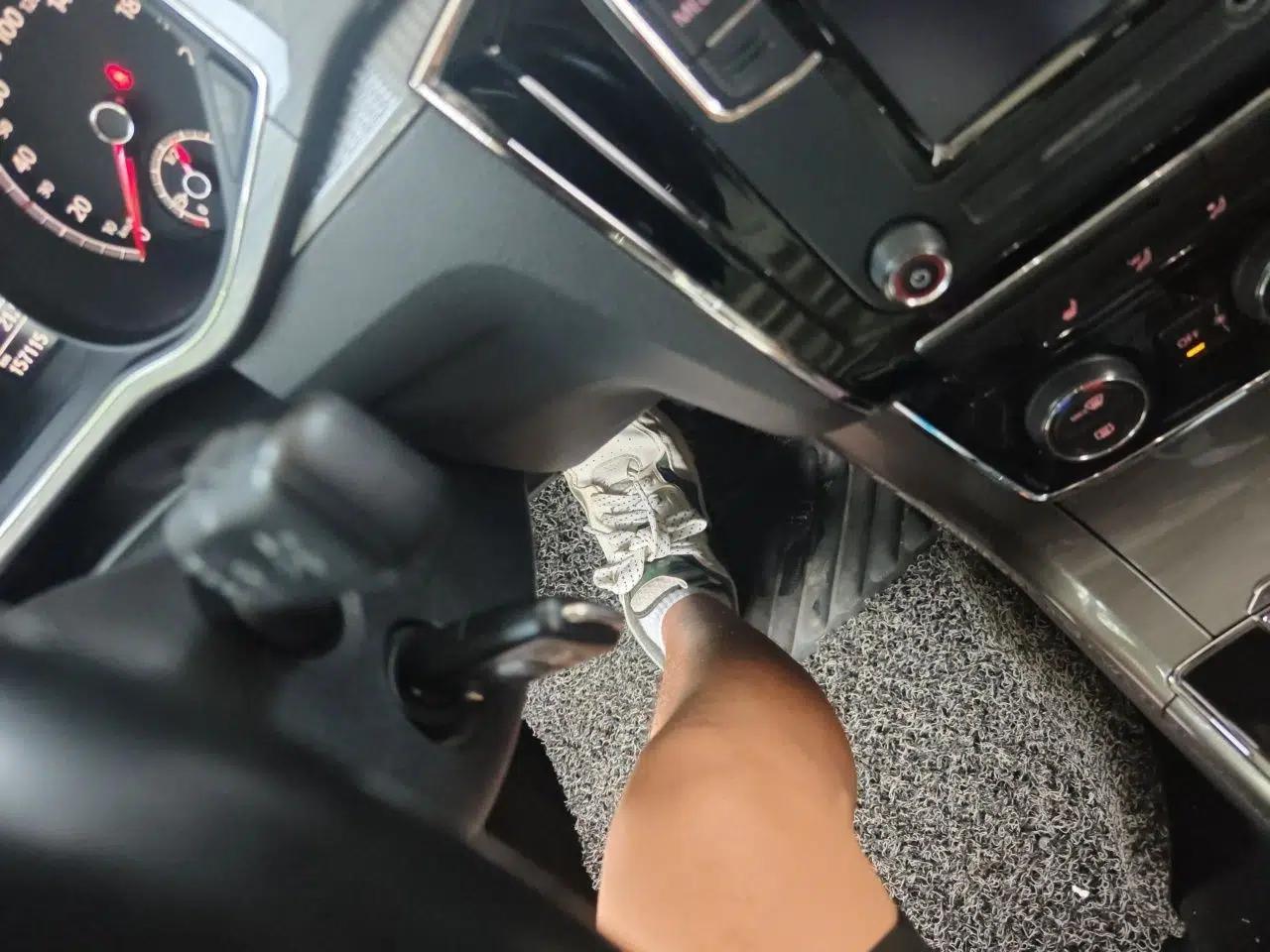 Volkswagen Passat 2016 330TSI DSG Luxury Edition — миниатюра 20