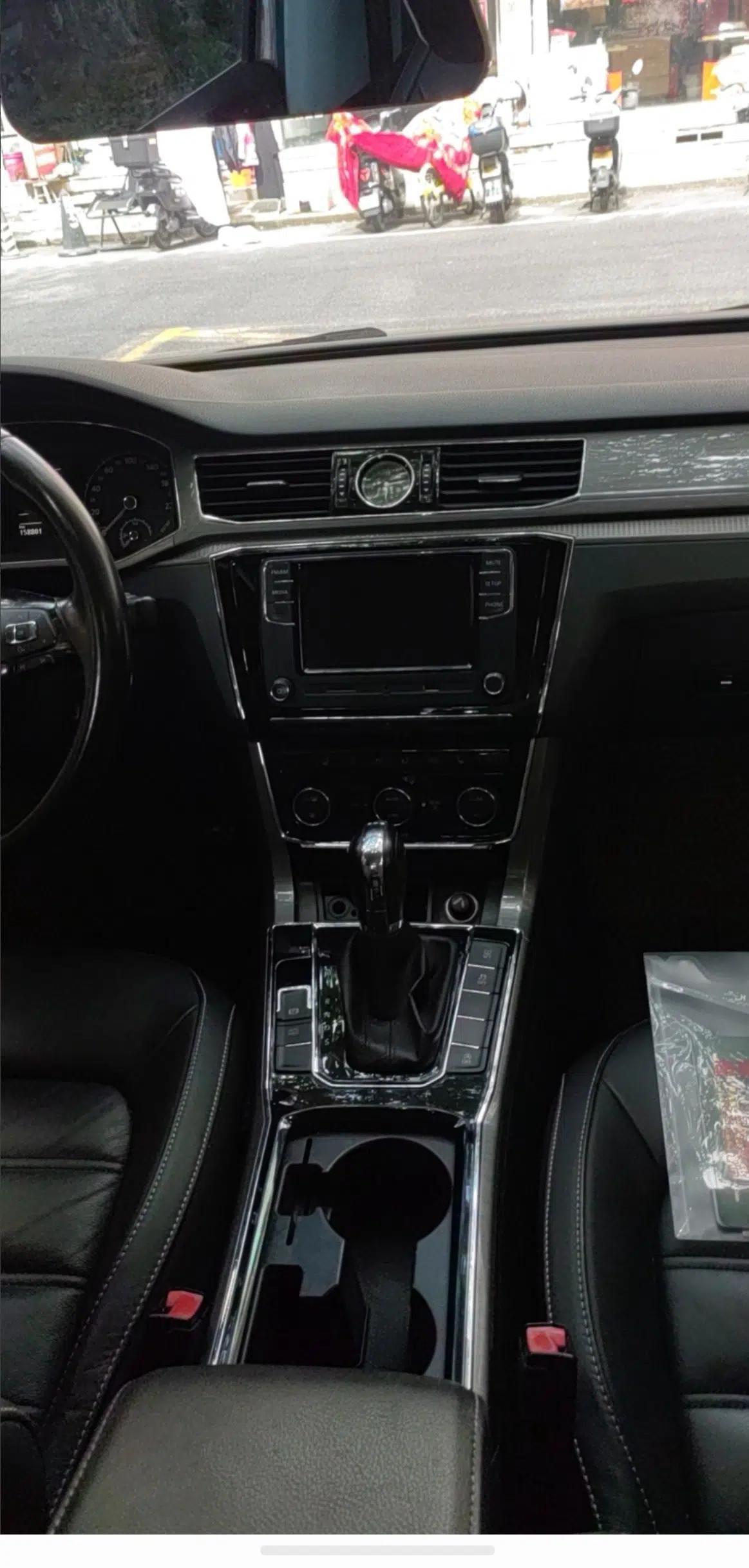 Volkswagen Passat 2016 330TSI DSG Luxury Edition — миниатюра 23