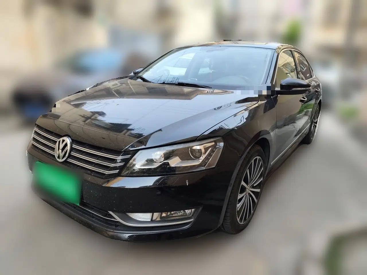 Volkswagen Passat 2013 1.8TSI DSG Ultimate Edition — миниатюра 1