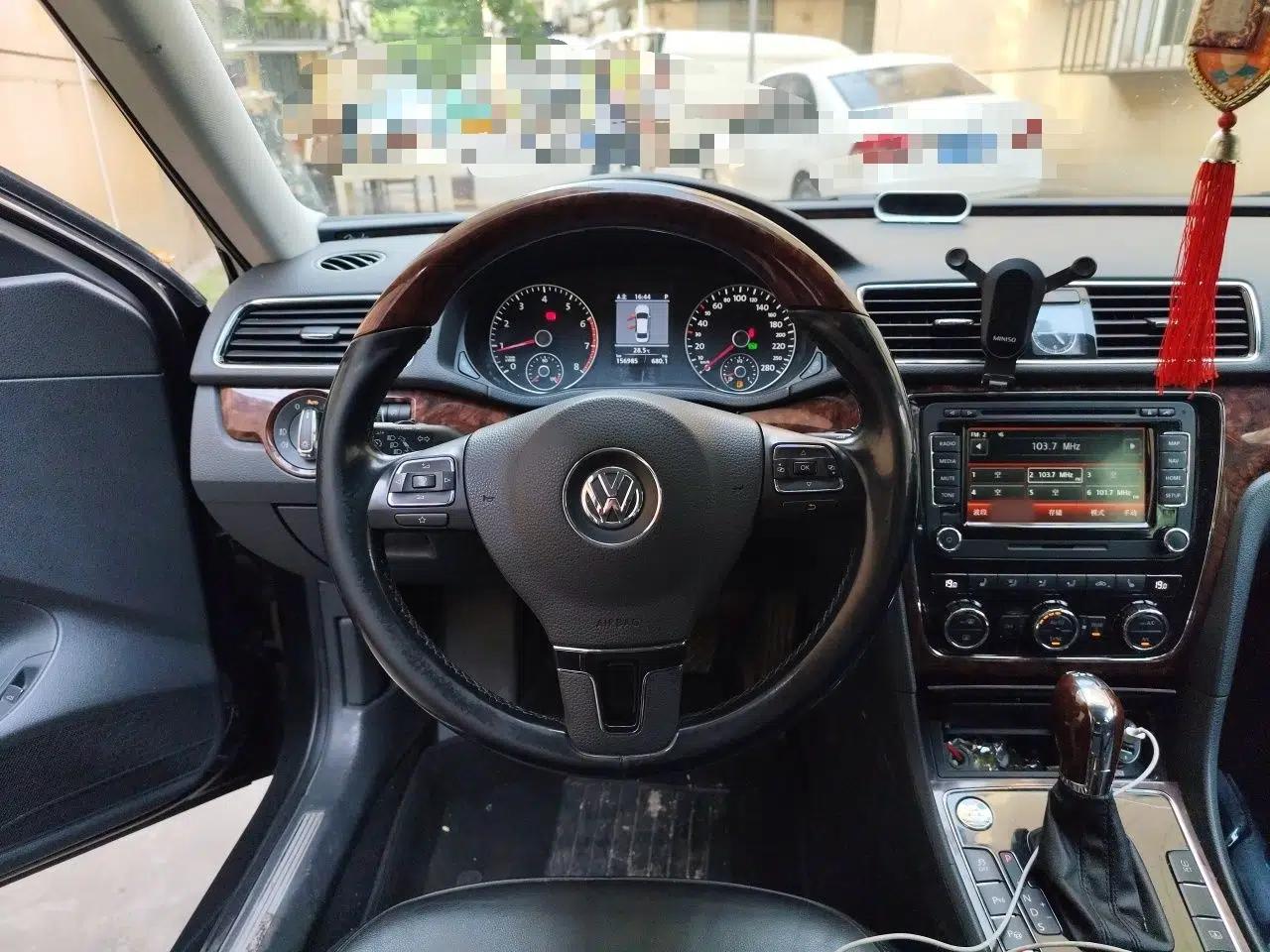 Volkswagen Passat 2013 1.8TSI DSG Ultimate Edition — миниатюра 10