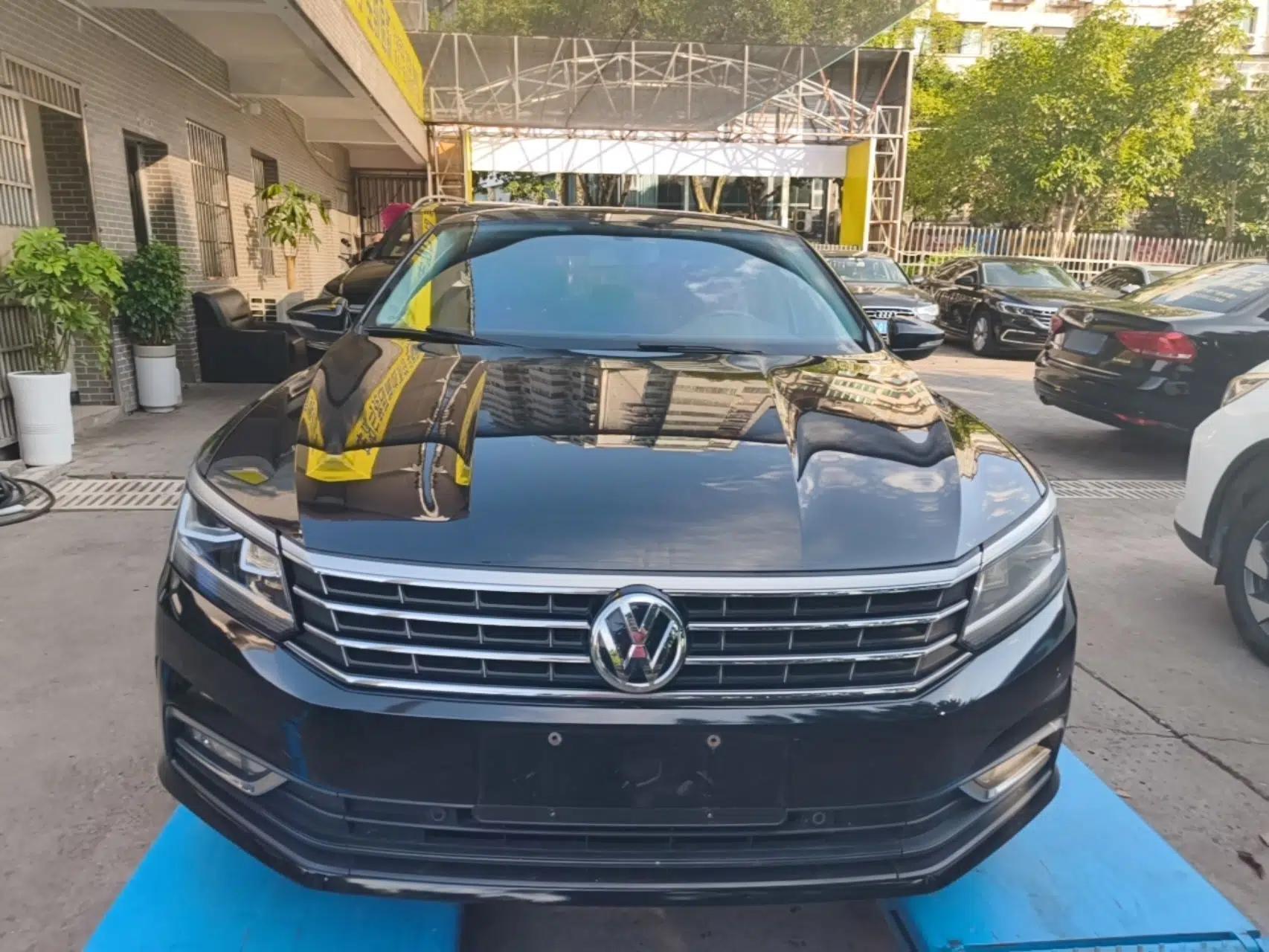 Volkswagen Passat 2017 330TSI DSG Luxury Edition — миниатюра 2