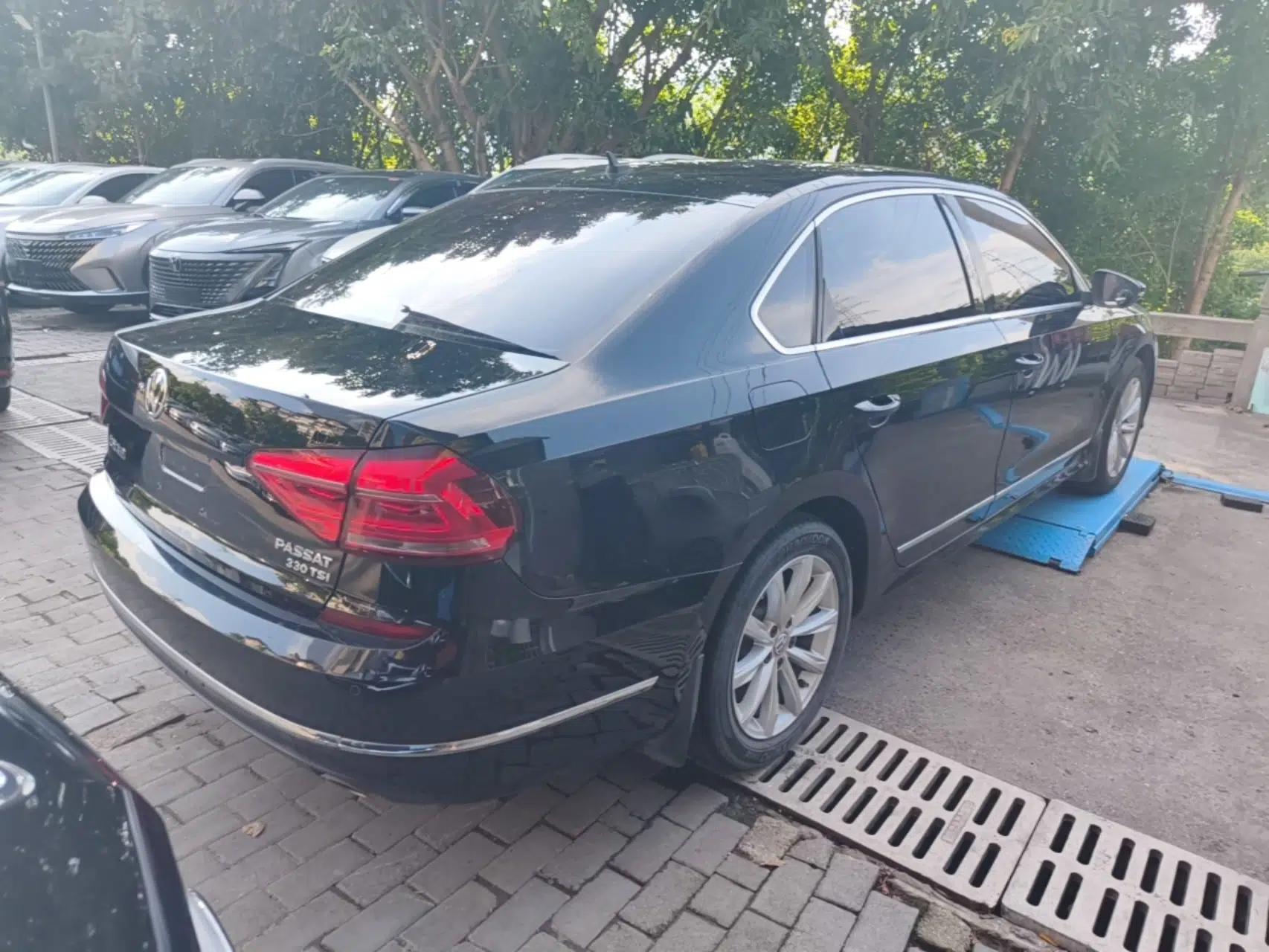 Volkswagen Passat 2017 330TSI DSG Luxury Edition — миниатюра 6