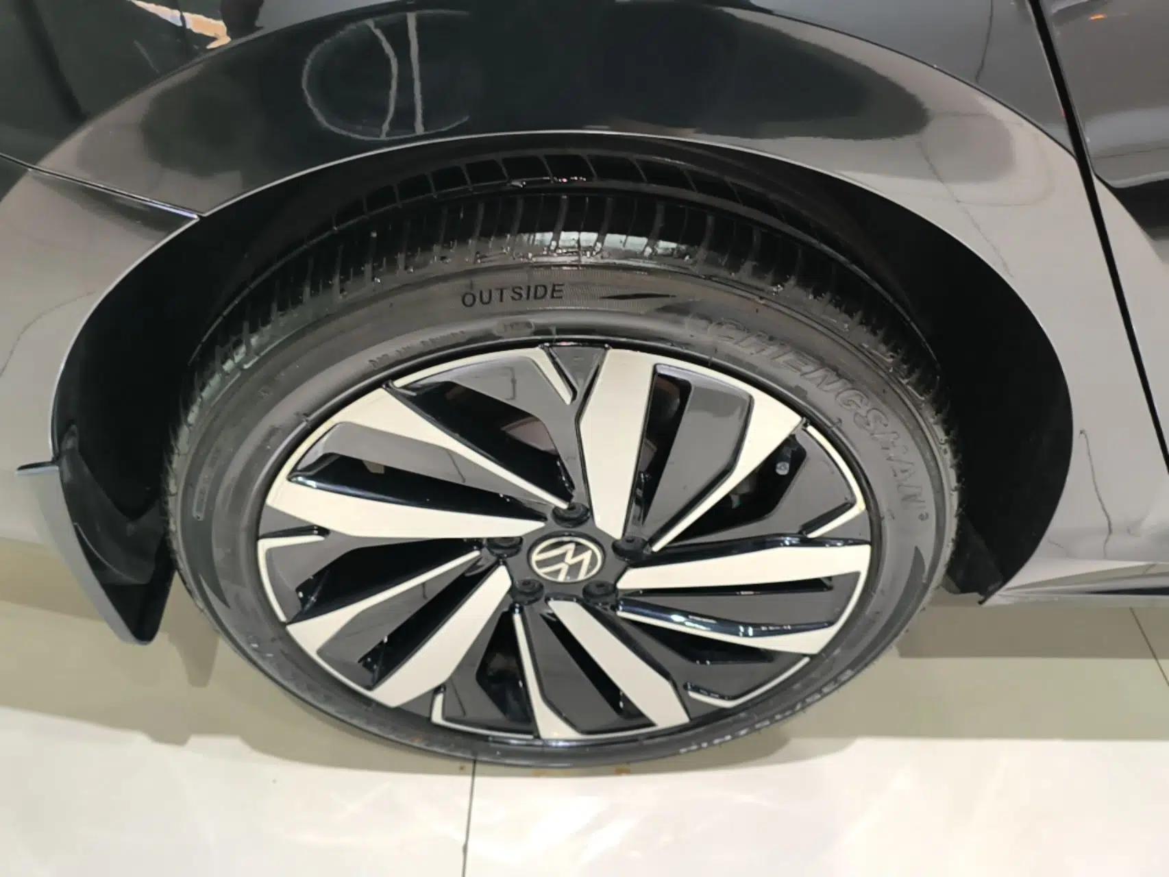 Volkswagen Passat 2024 380TSI Dragon Edition — миниатюра 11