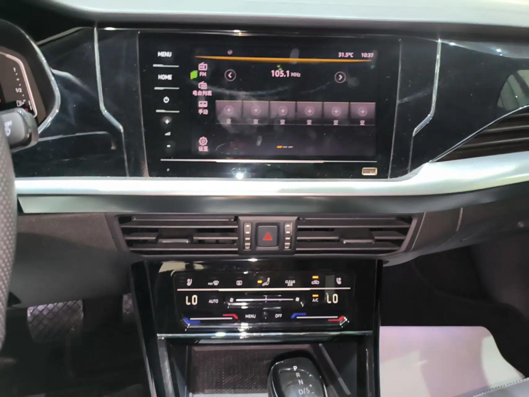 Volkswagen Passat 2024 380TSI Dragon Edition — миниатюра 15