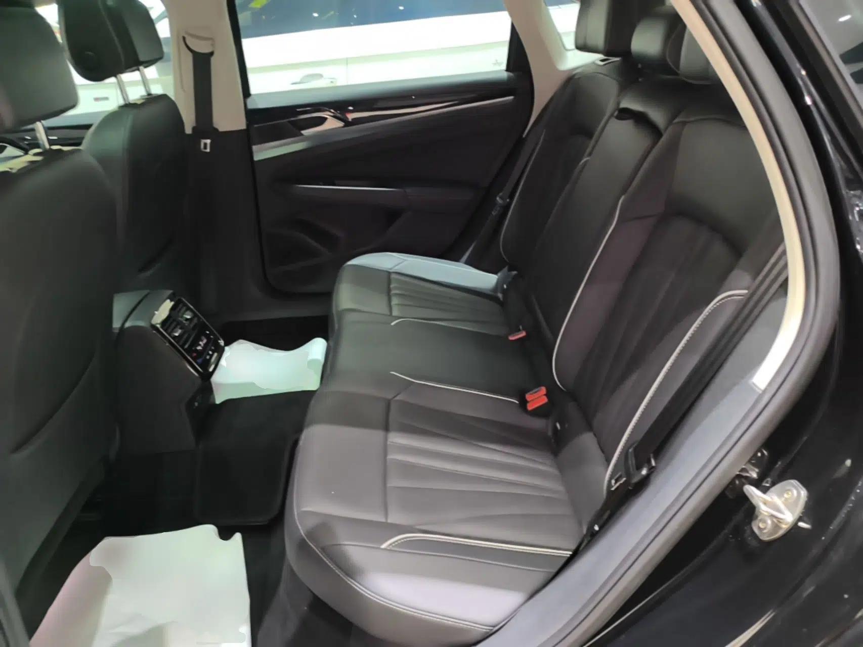 Volkswagen Passat 2024 380TSI Dragon Edition — миниатюра 20