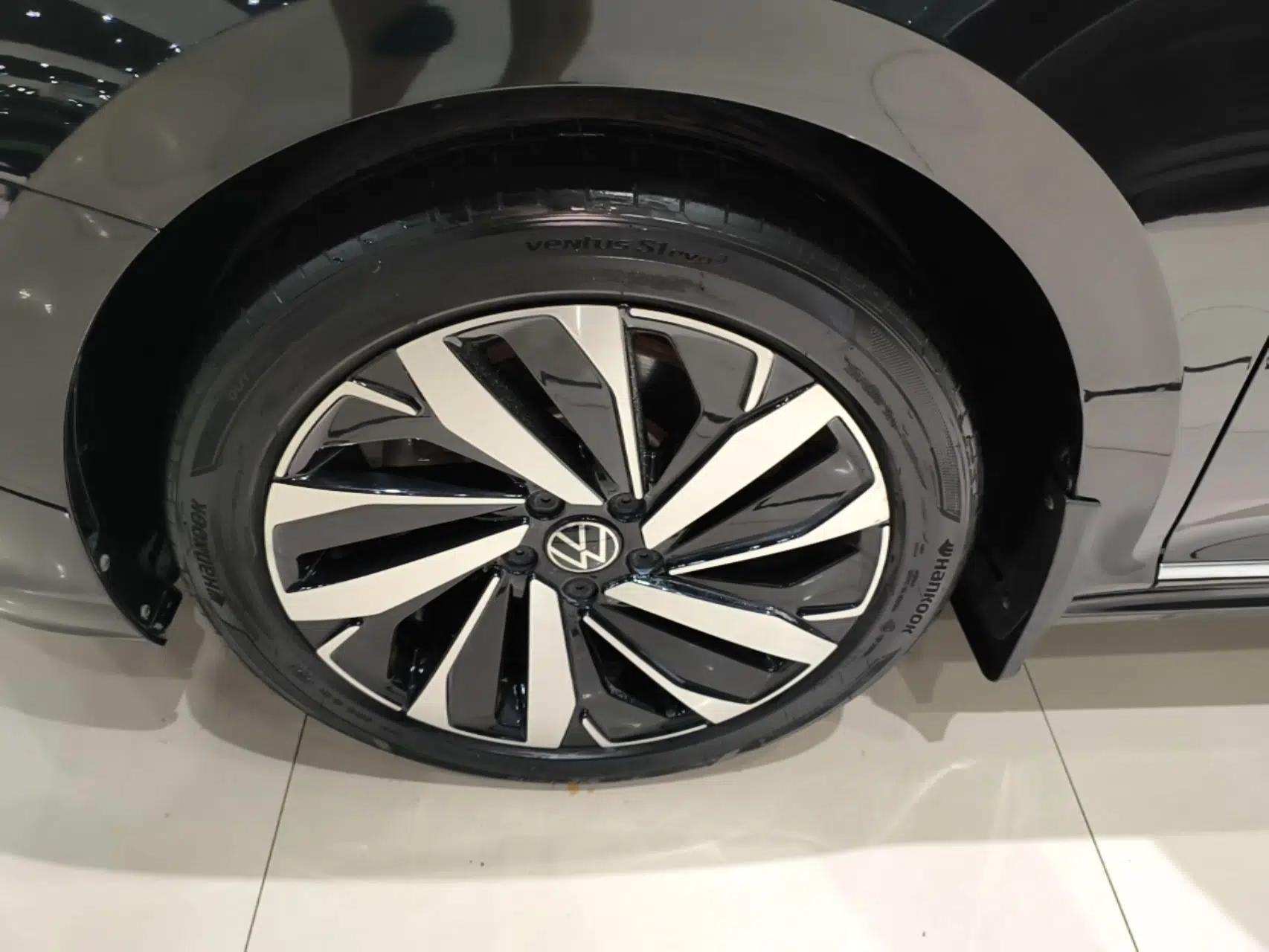 Volkswagen Passat 2024 380TSI Dragon Edition — миниатюра 10
