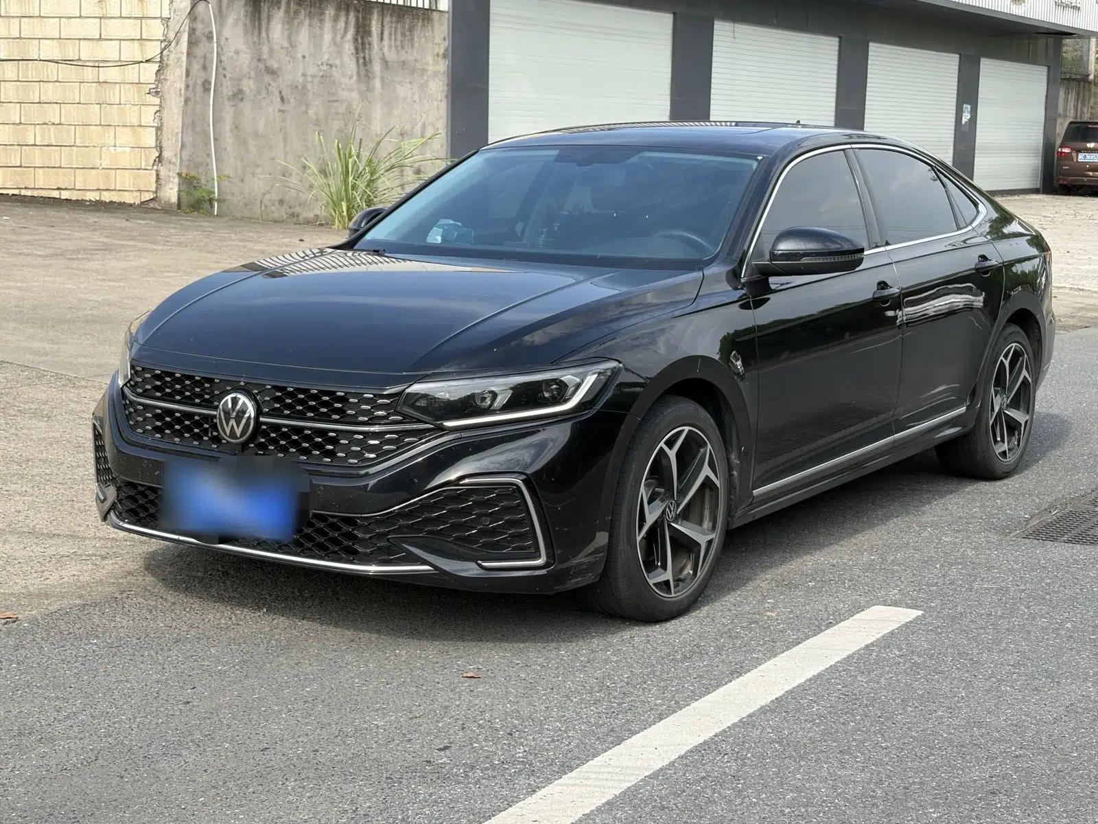 Volkswagen Passat 2024 380TSI Starry Elite Edition — миниатюра 1