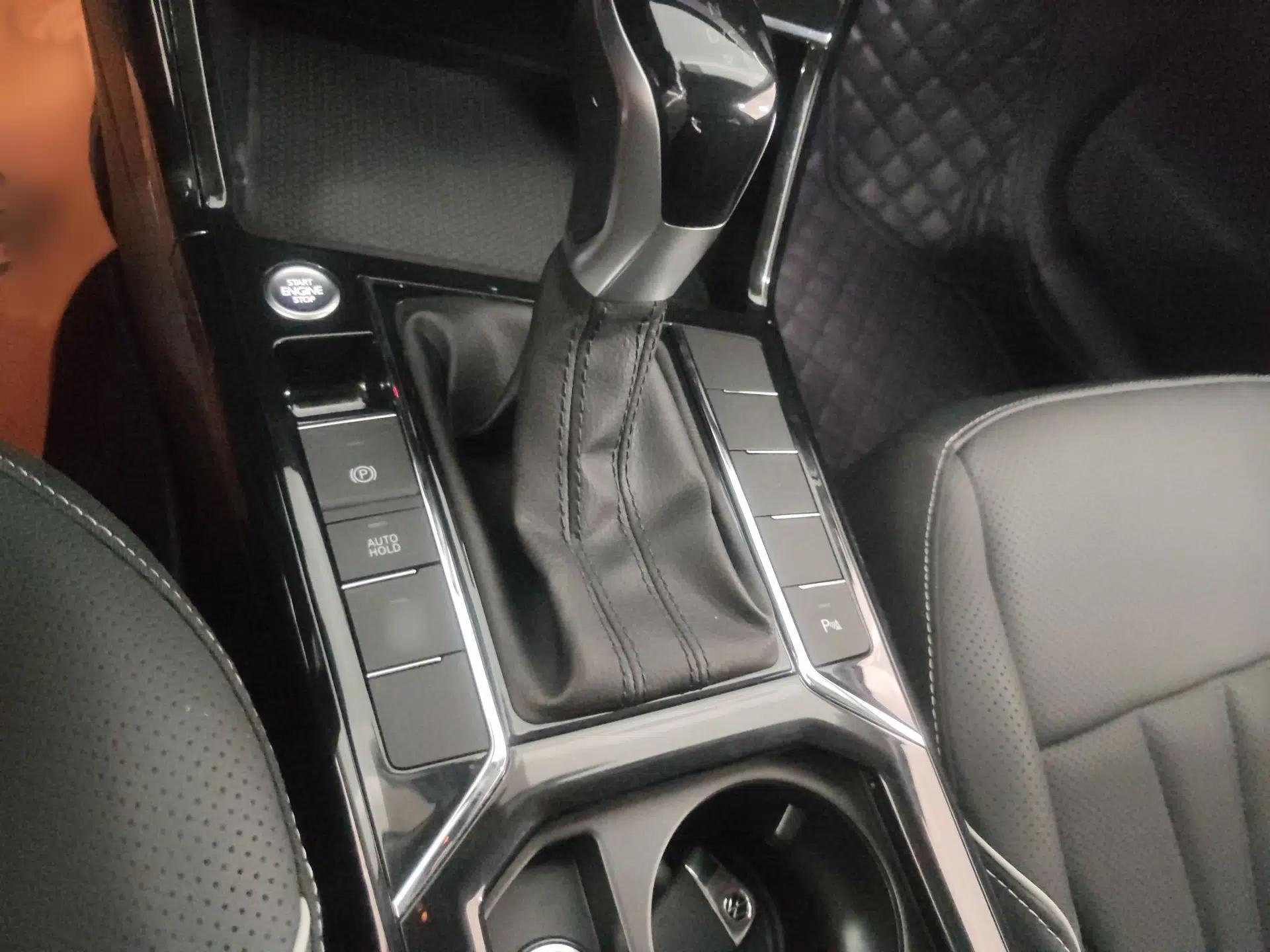 Volkswagen Passat 2024 380TSI Starry Elite Edition — миниатюра 12