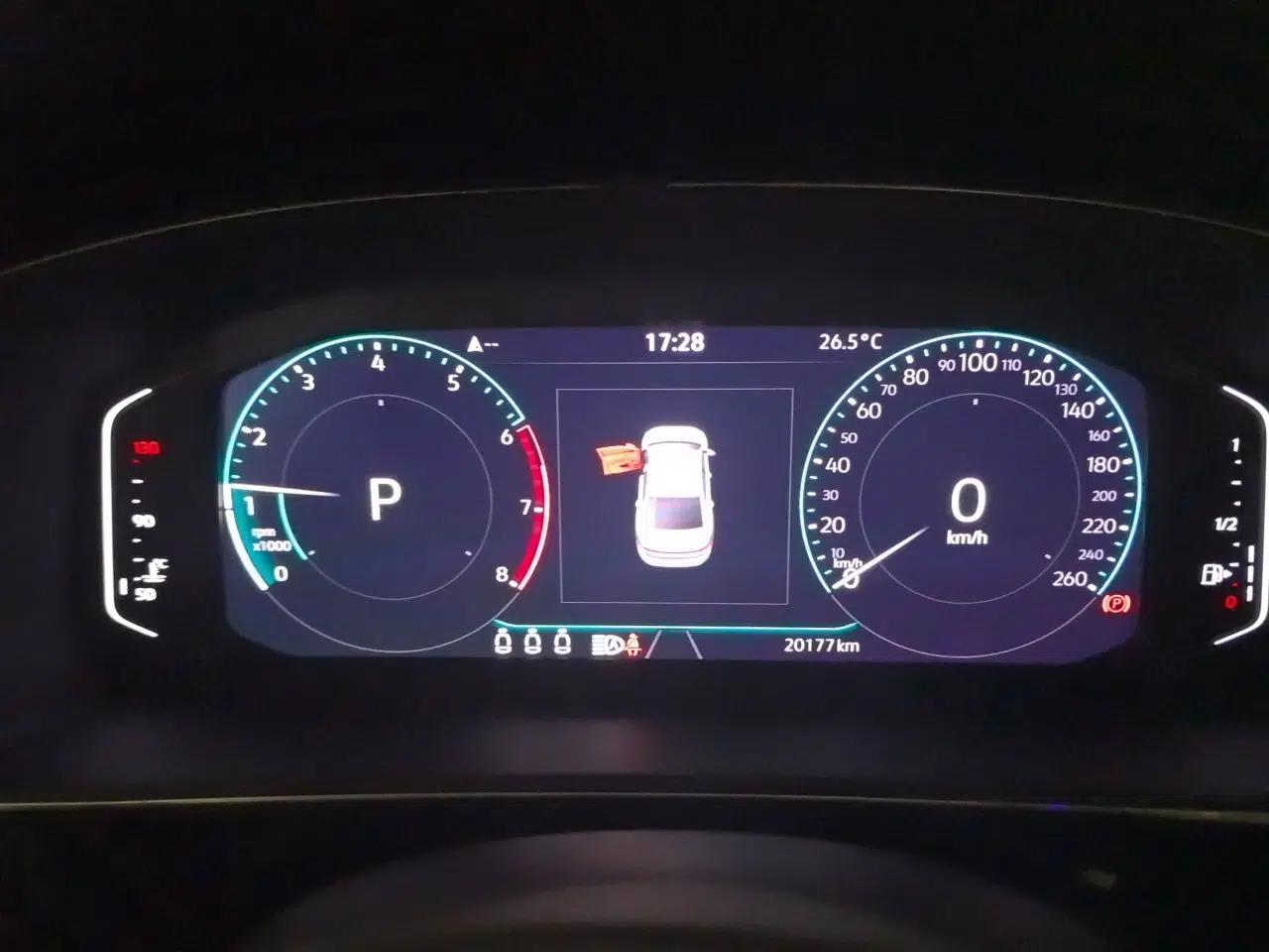 Volkswagen Passat 2022 330TSI Luxury Edition — миниатюра 11