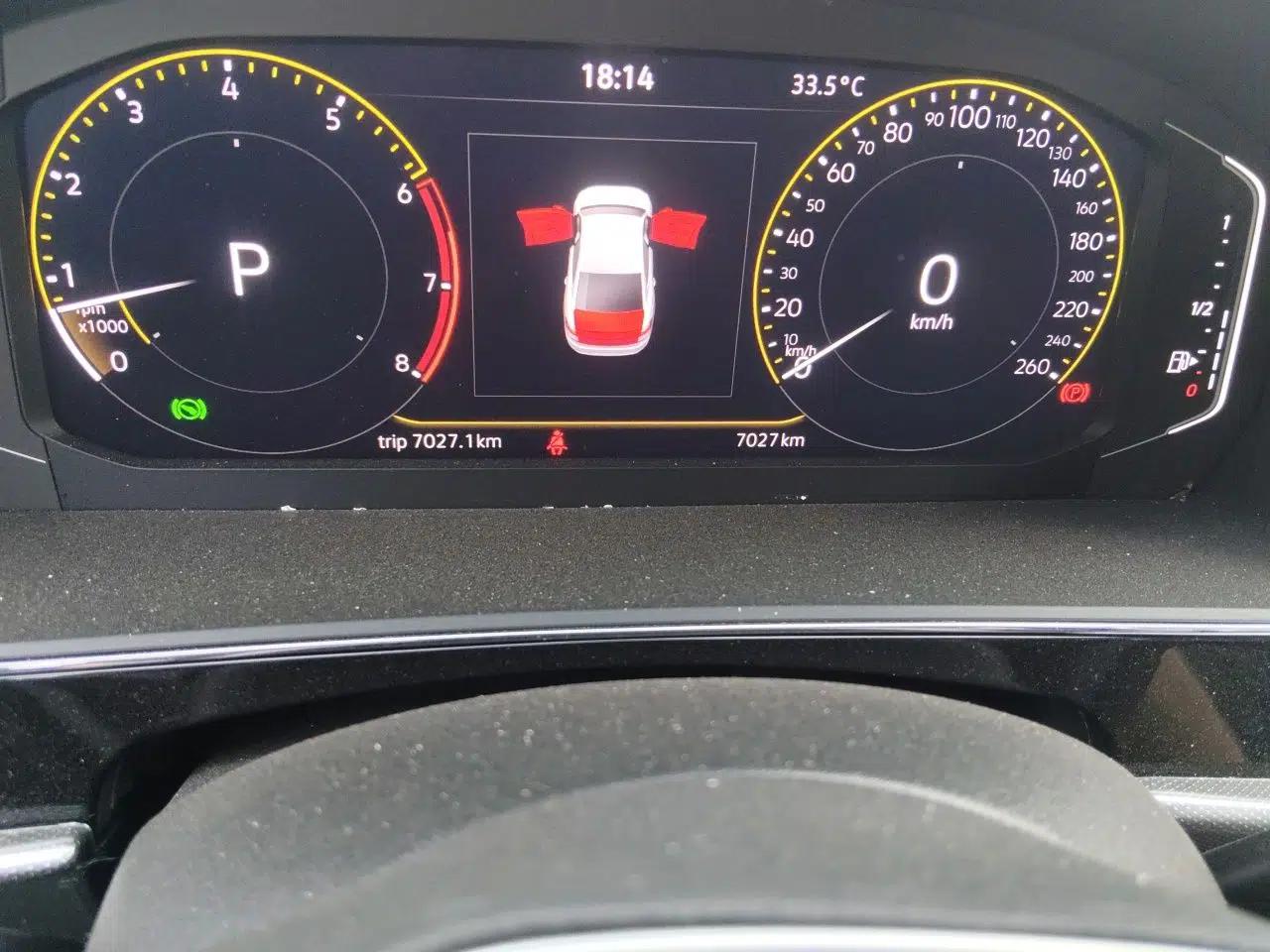 Volkswagen Passat 2025 Premium Version 380TSI Dragon Edition — миниатюра 12
