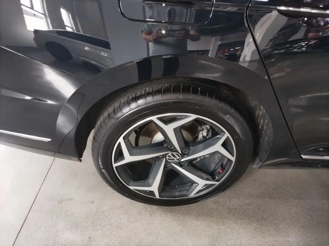 Volkswagen Passat 2024 380TSI Starry Luxury Edition — миниатюра 11