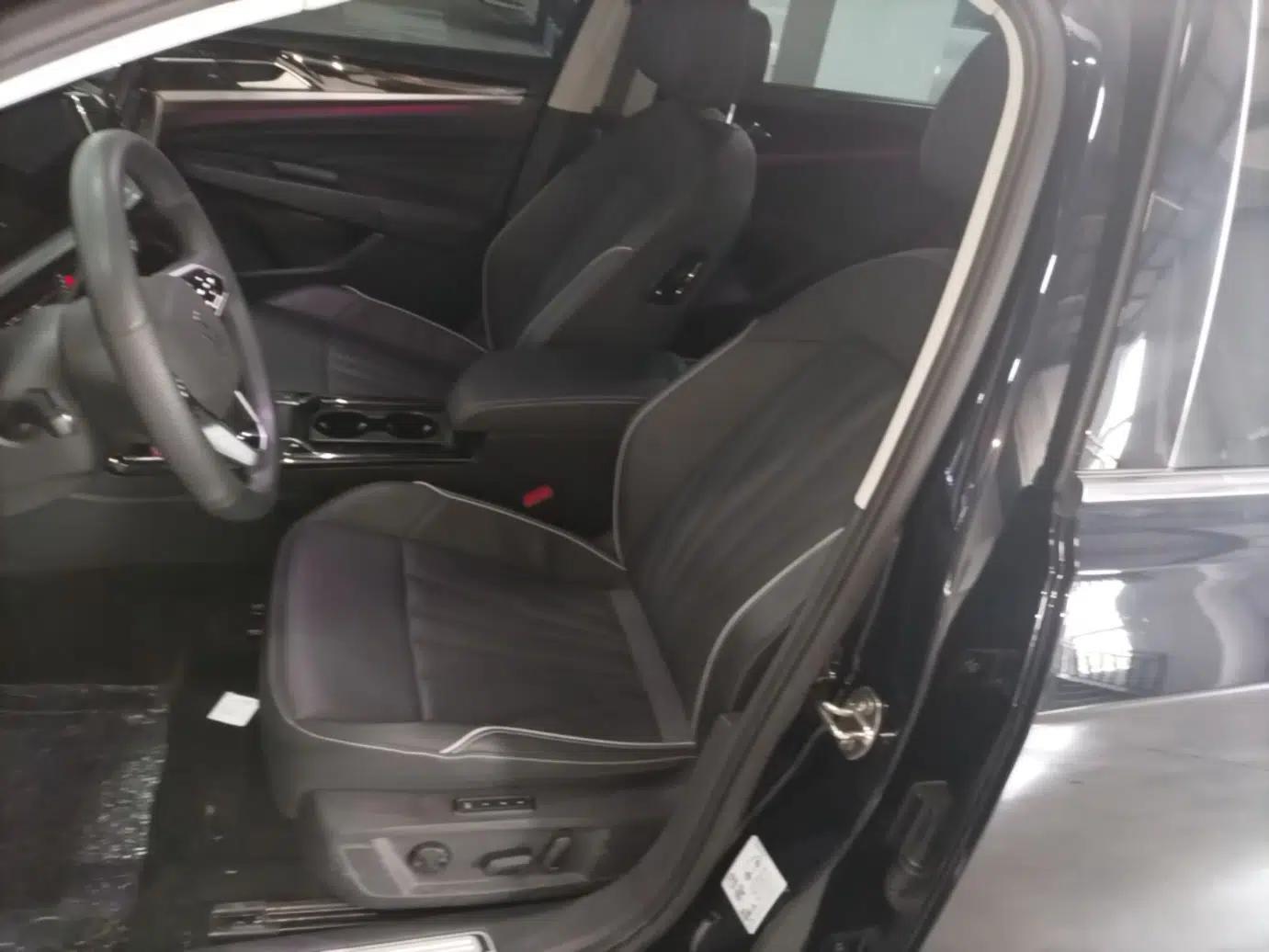 Volkswagen Passat 2024 380TSI Starry Luxury Edition — миниатюра 17