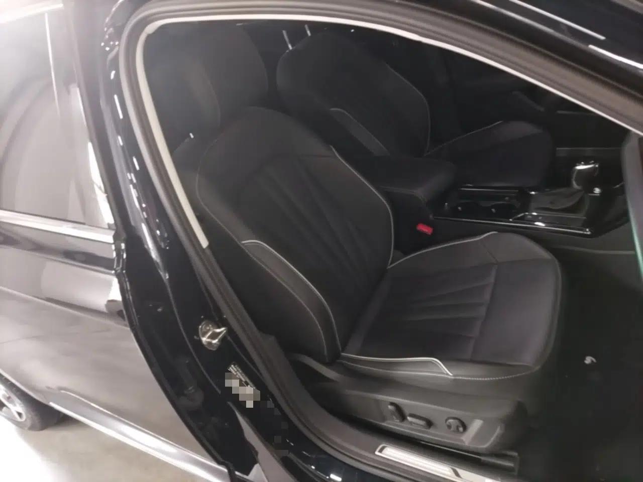 Volkswagen Passat 2024 380TSI Starry Luxury Edition — миниатюра 19