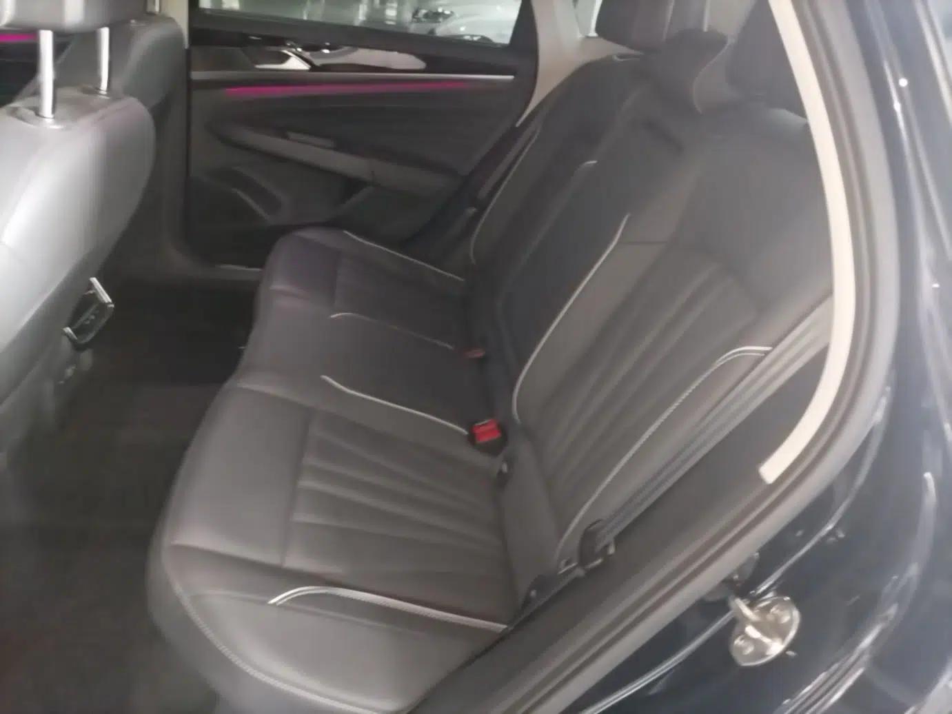 Volkswagen Passat 2024 380TSI Starry Luxury Edition — миниатюра 20
