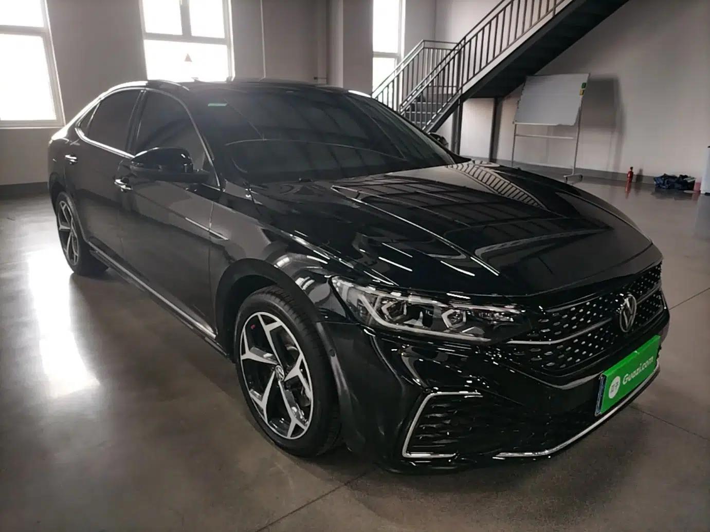 Volkswagen Passat 2024 380TSI Starry Luxury Edition — миниатюра 3