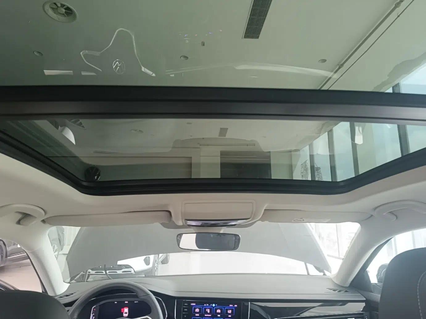 Volkswagen Passat 2025 Outstanding Model 380TSI Starry Dragon Glorious Edition — миниатюра 26