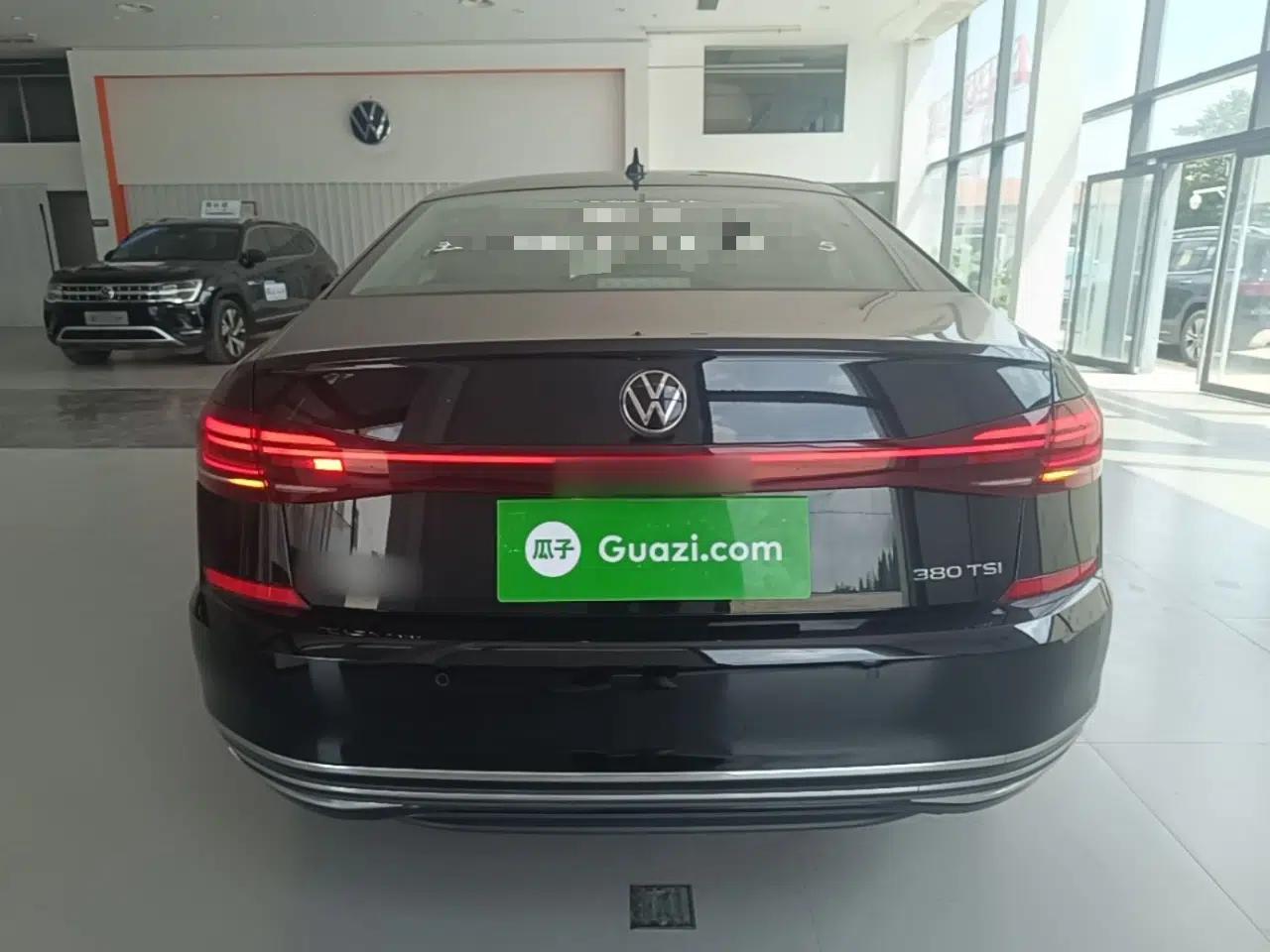 Volkswagen Passat 2025 Outstanding Model 380TSI Starry Dragon Glorious Edition — миниатюра 5