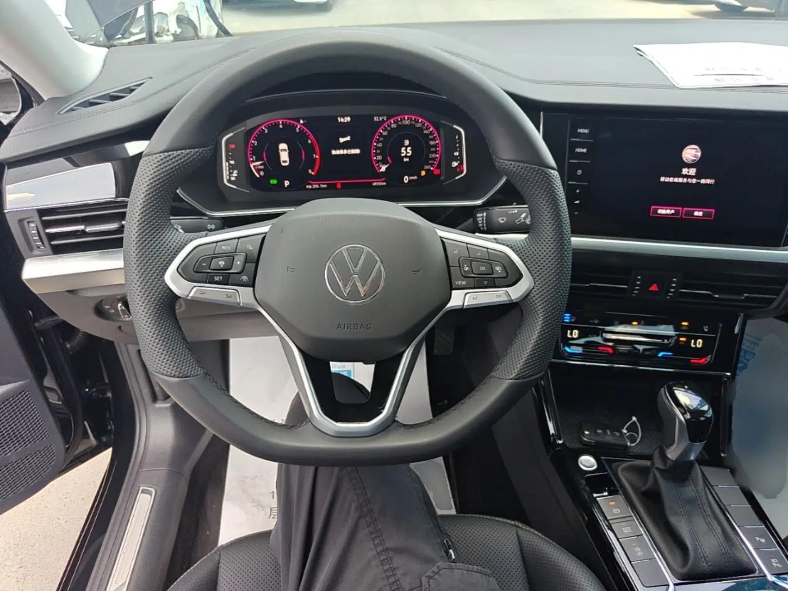 Volkswagen Passat 2025 Outstanding Model 380TSI Dragon Glory Edition — миниатюра 13