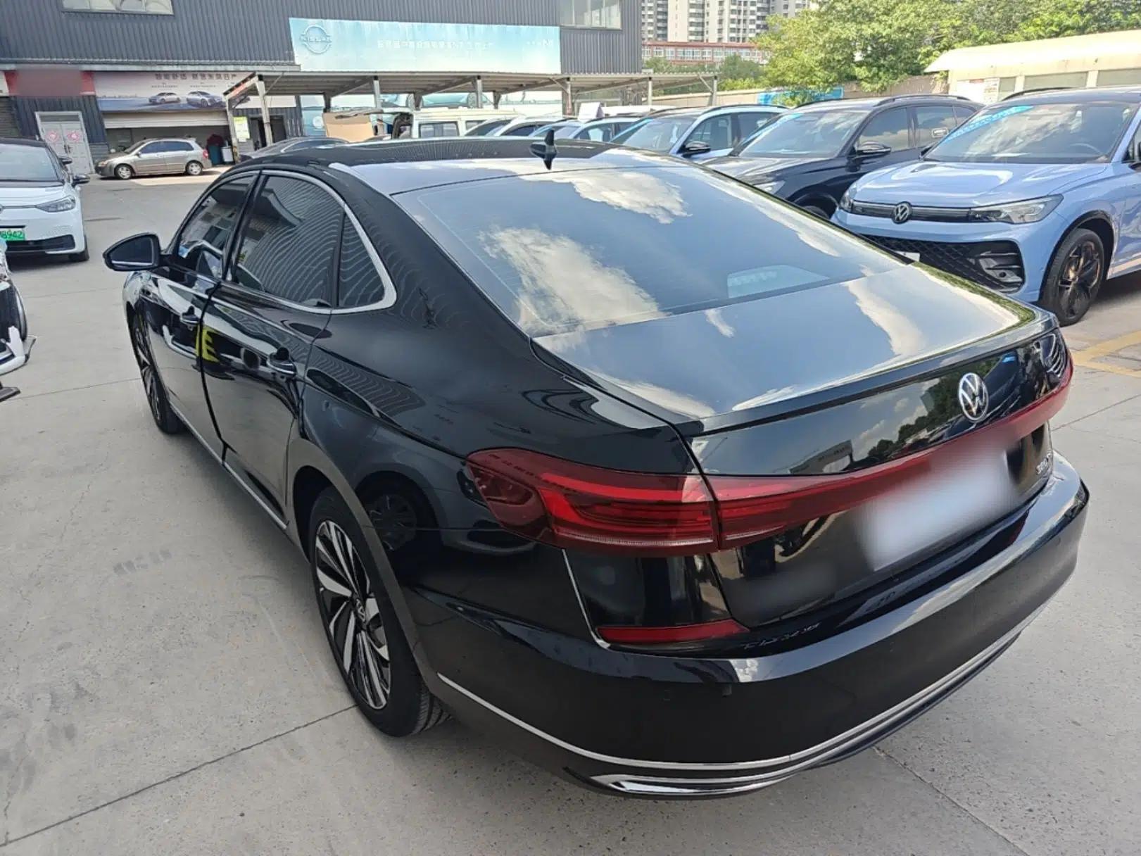 Volkswagen Passat 2025 Outstanding Model 380TSI Dragon Glory Edition — миниатюра 4