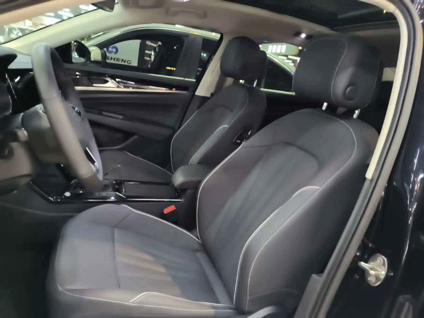 Volkswagen Passat 2024 380TSI Elite Edition — миниатюра 17
