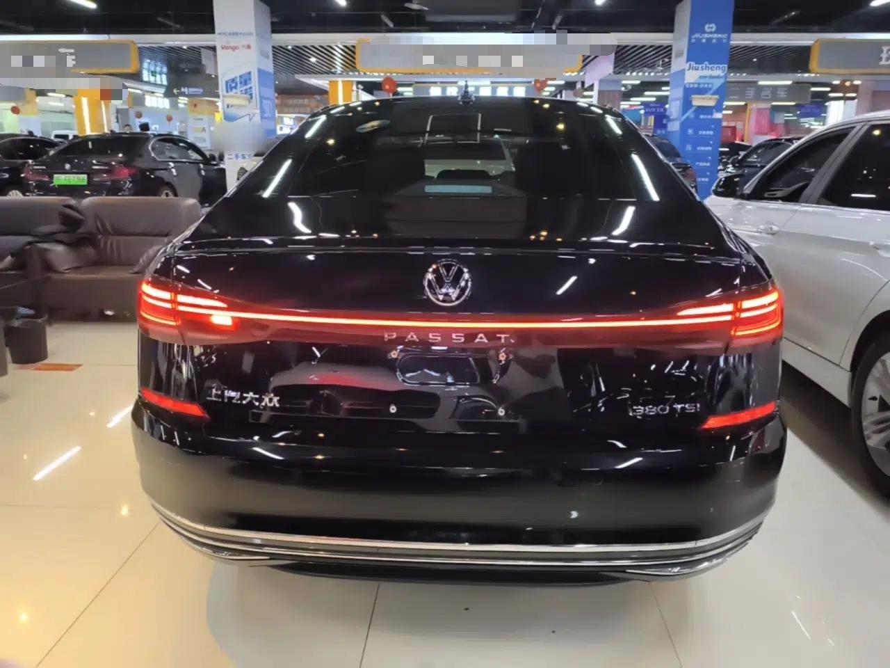 Volkswagen Passat 2024 380TSI Elite Edition — миниатюра 5