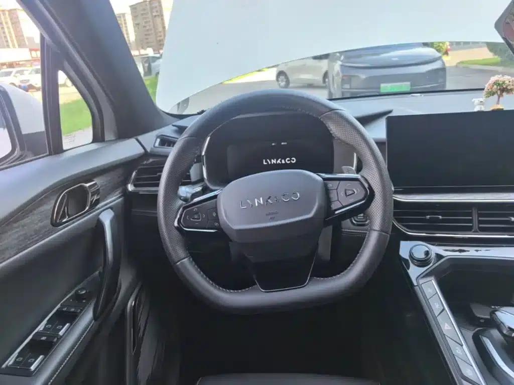Lynk & Co 06 2023 Remix 1.5T Pro — миниатюра 11