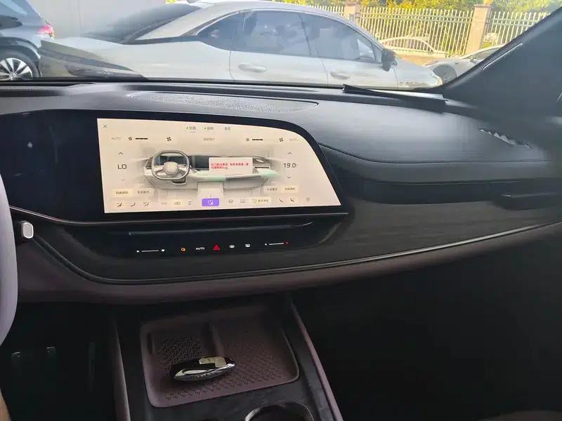 Hongqi Tiangong 08 2025 680 Ultra 4WD Edition — миниатюра 7