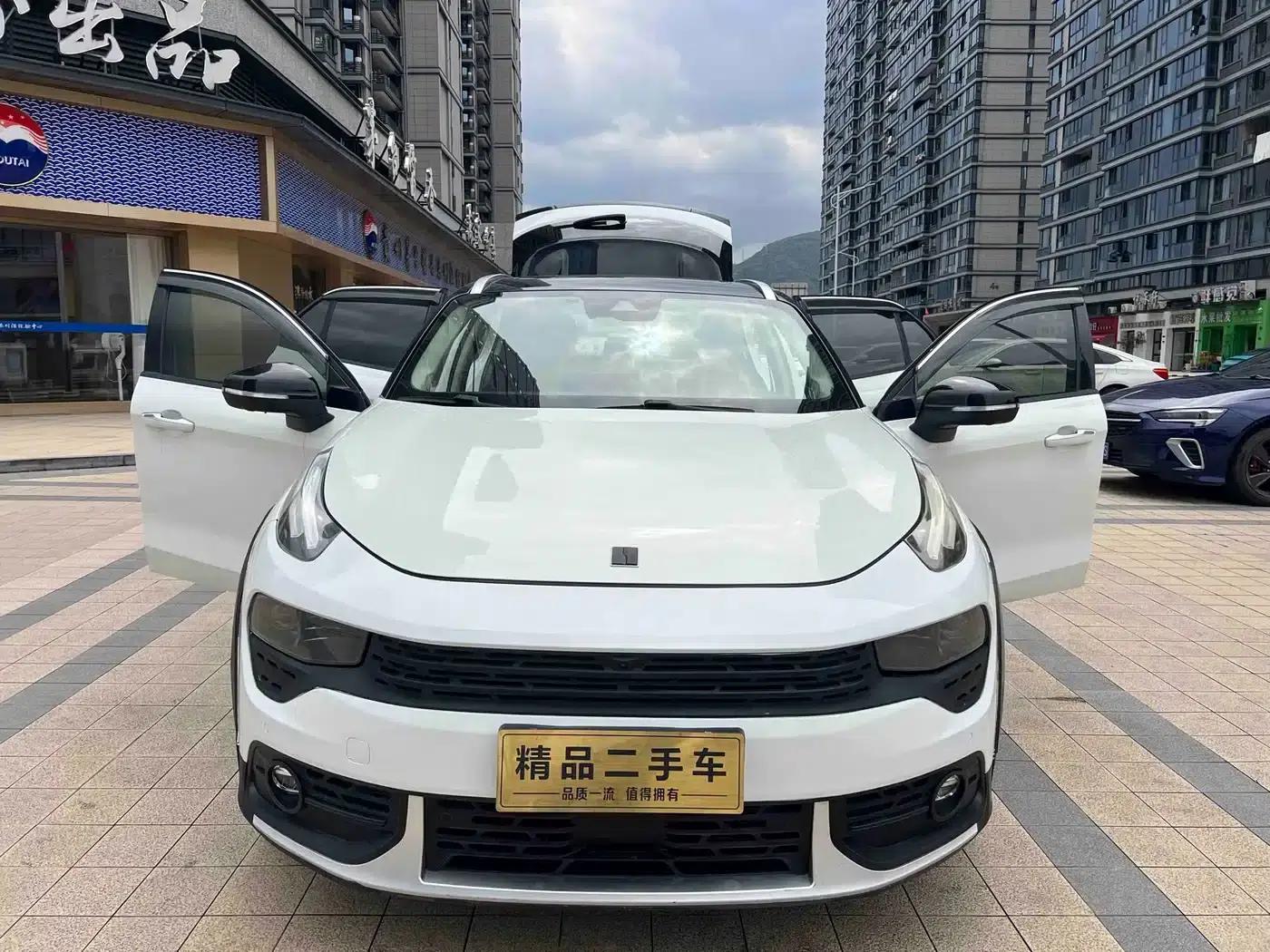 Lynk & Co 02 2018 2.0T DCT AWD Pro Edition (National V Emission Standard) — миниатюра 3