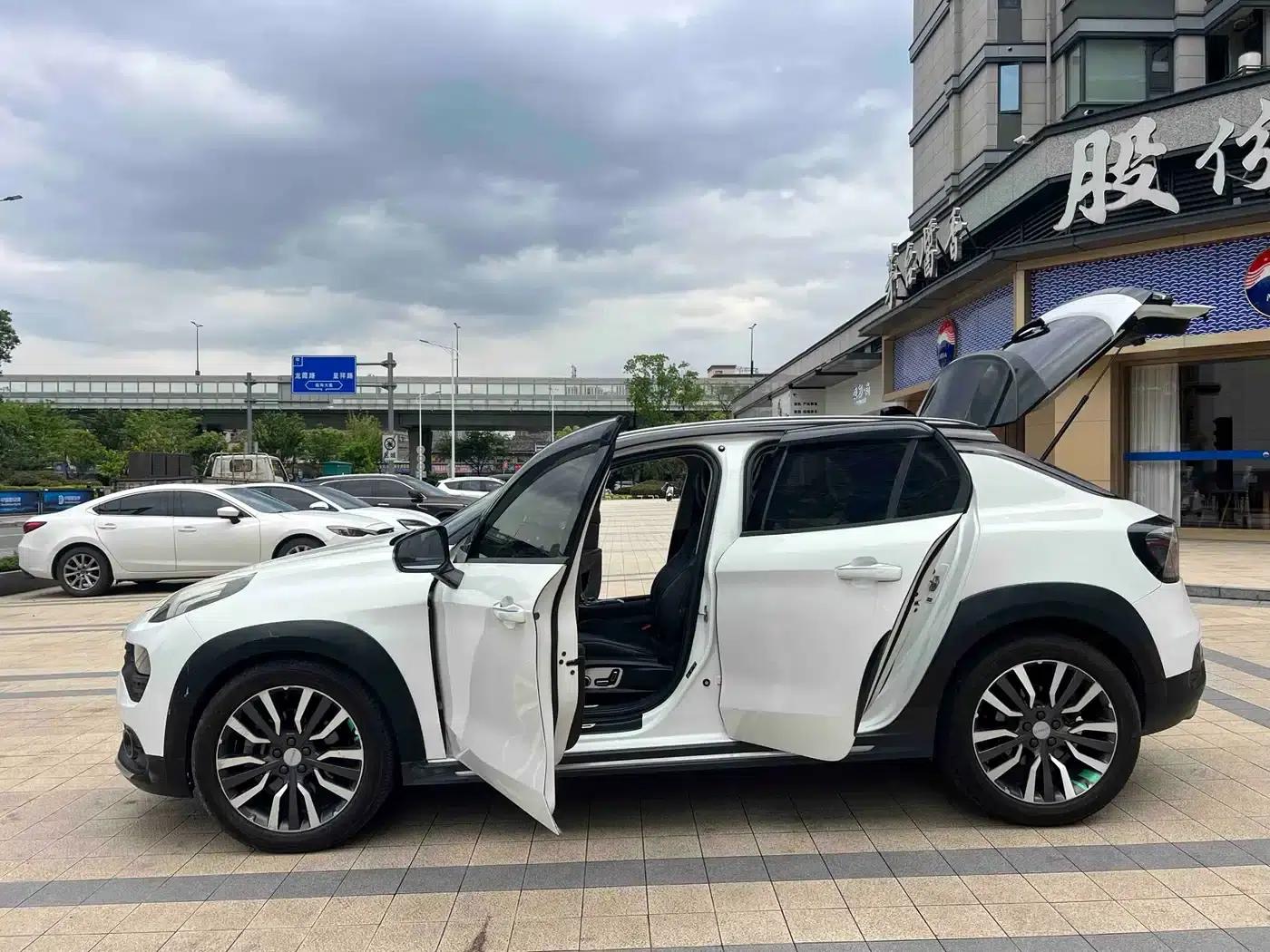 Lynk & Co 02 2018 2.0T DCT AWD Pro Edition (National V Emission Standard) — миниатюра 25