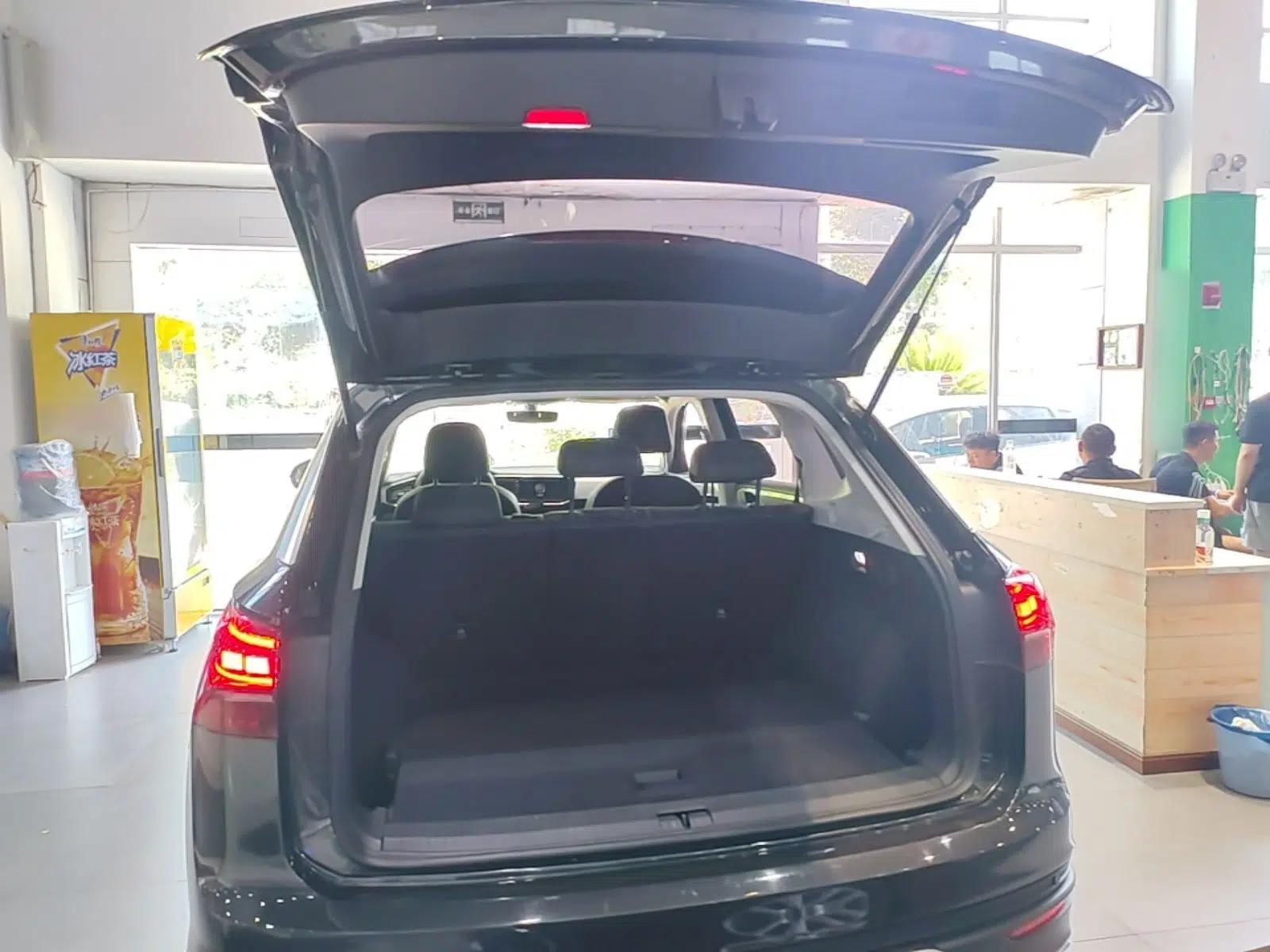 Volkswagen Tayron 2020 330TSI Two-Wheel Drive Luxury Smart Connectivity Version — миниатюра 22