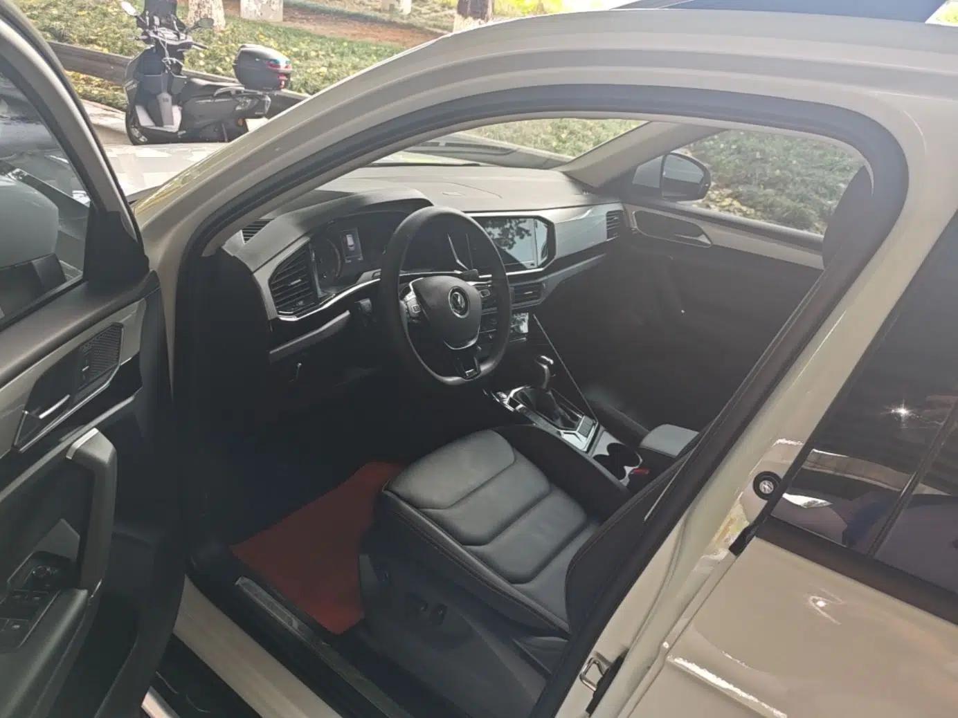 Volkswagen Tayron 2021 330TSI Two-Wheel Drive Luxury Smart Connectivity Version — миниатюра 25