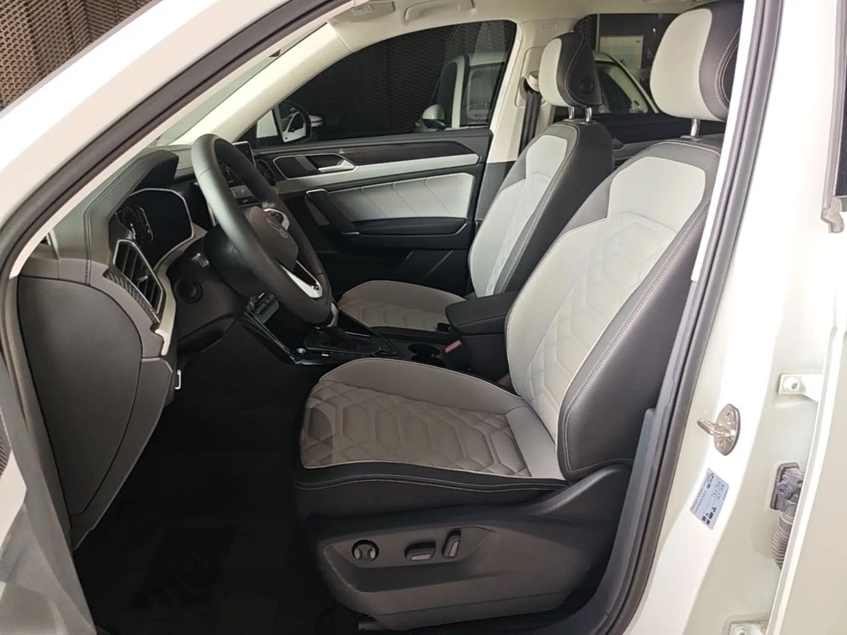 Volkswagen Tayron 2024 300TSI Two-Wheel-Drive Luxury Plus Advanced Version — миниатюра 22