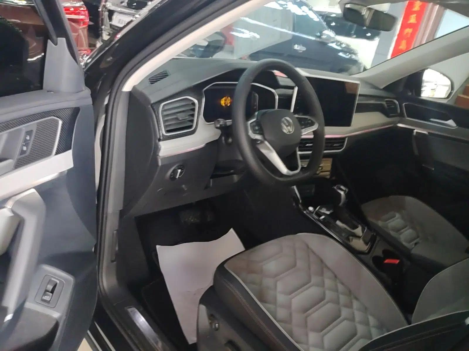 Volkswagen Tayron 2023 330TSI Two-Wheel-Drive Luxury Plus Advanced Version — миниатюра 18