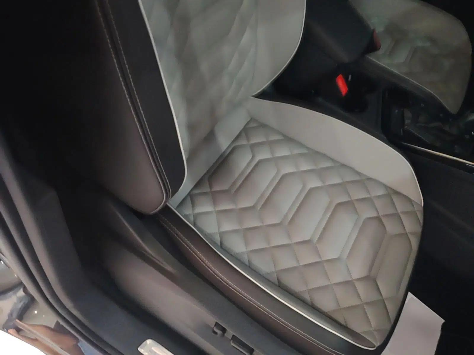Volkswagen Tayron 2023 330TSI Two-Wheel-Drive Luxury Plus Advanced Version — миниатюра 19