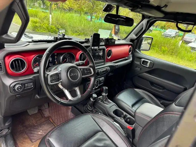 Gladiator 2022 3.6L Automatic 4WD 5-seater Parallel Import — миниатюра 13
