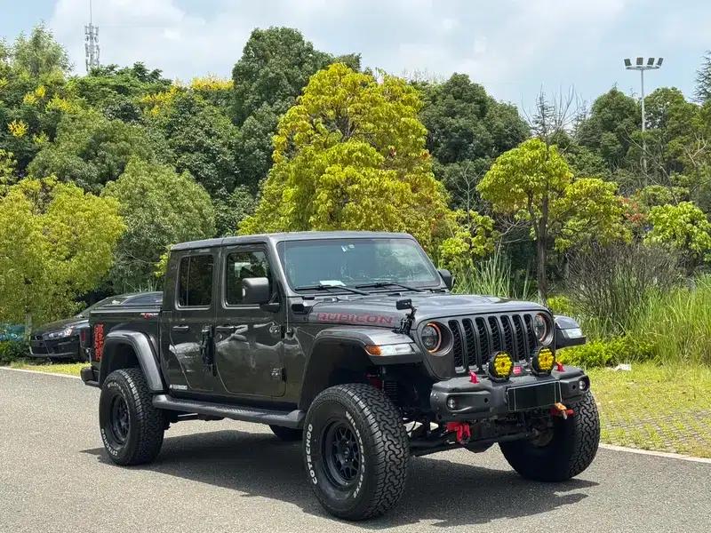 Gladiator 2022 3.6L Automatic 4WD 5-seater Parallel Import — миниатюра 3